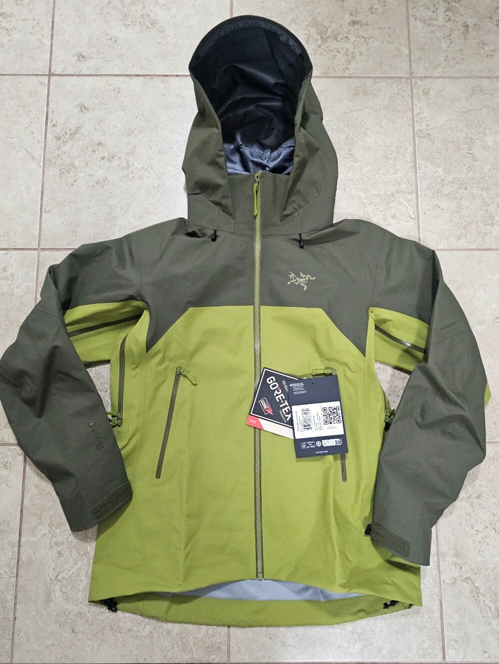 New Arc'teryx Beta AR Women's Small